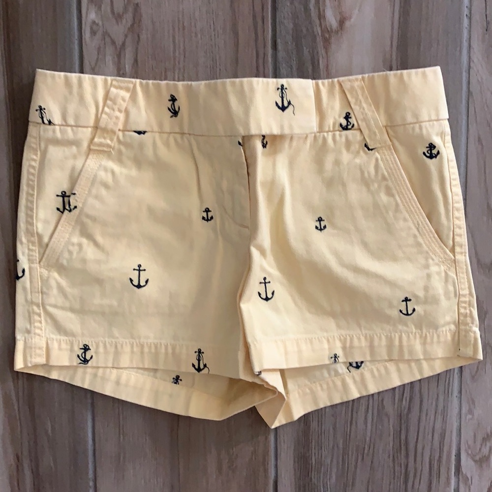 Classic twill “broken-in” chino. City fit.
